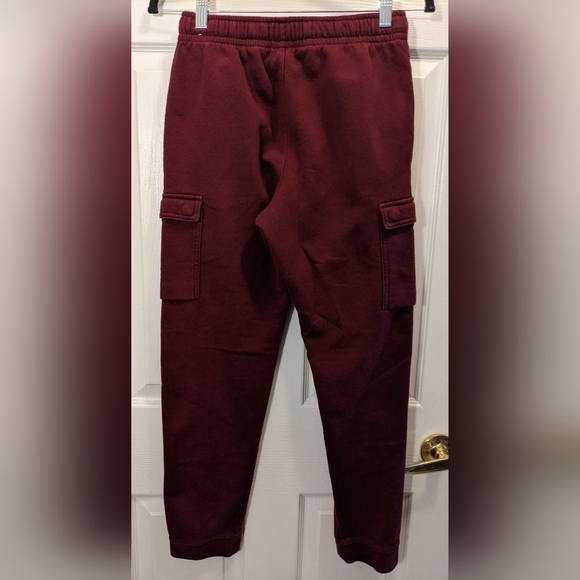 NIKE Boys (Unisex) 2 Piece Outfit, Size Youth XL  Burgundy/Wine in color, EUC. - Picture 9 of 12